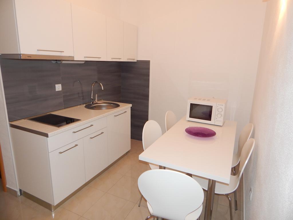 Sea Star Apartments Подстрана Екстериор снимка