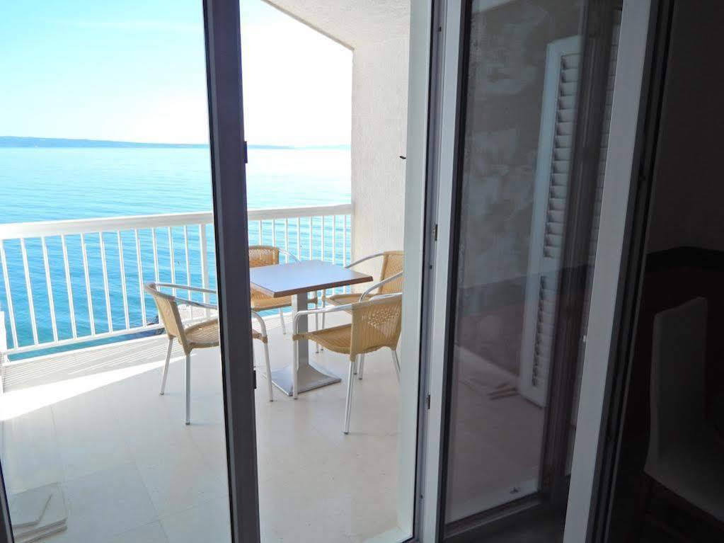 Sea Star Apartments Подстрана Екстериор снимка