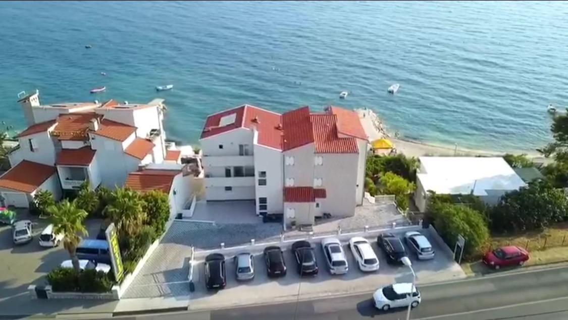 Sea Star Apartments Подстрана Екстериор снимка